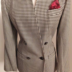 Doubled-Breasted V-Neckline Blazer w/Handkerchief Pocket, Size 12